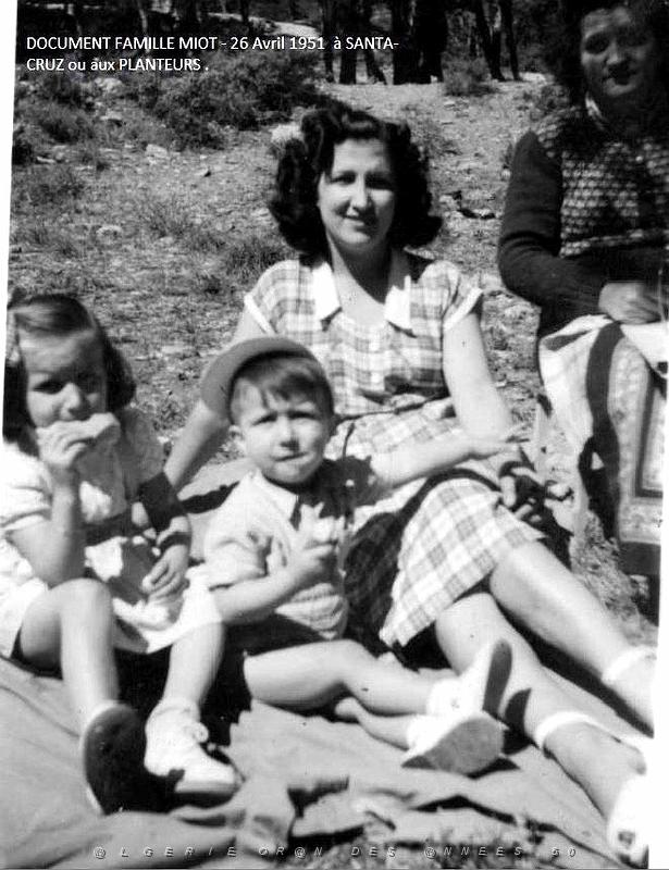 Oran- SDV- 5034- 1951 04 26 PAQUES A SANTA CRUZ ou AUX PLANTEURS.  4.JPG